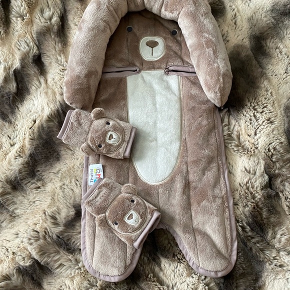 Car seat insert for baby. New. - Picture 1 of 2